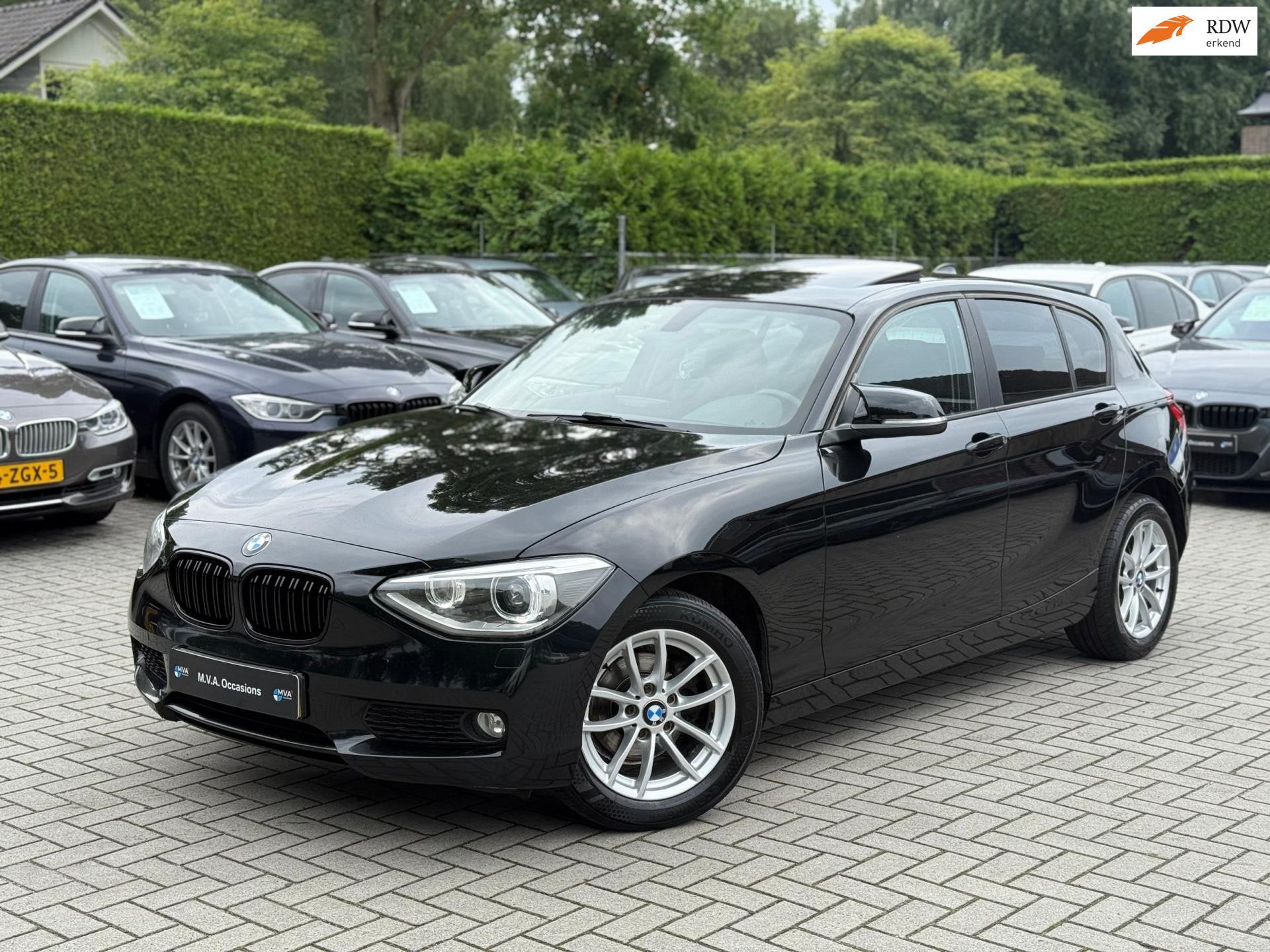 BMW 1-serie 116i High Executive|Nieuwe Ketting + Klepseals|X, Auto's, Gebruikt, 4 cilinders, Zwart, 650 kg