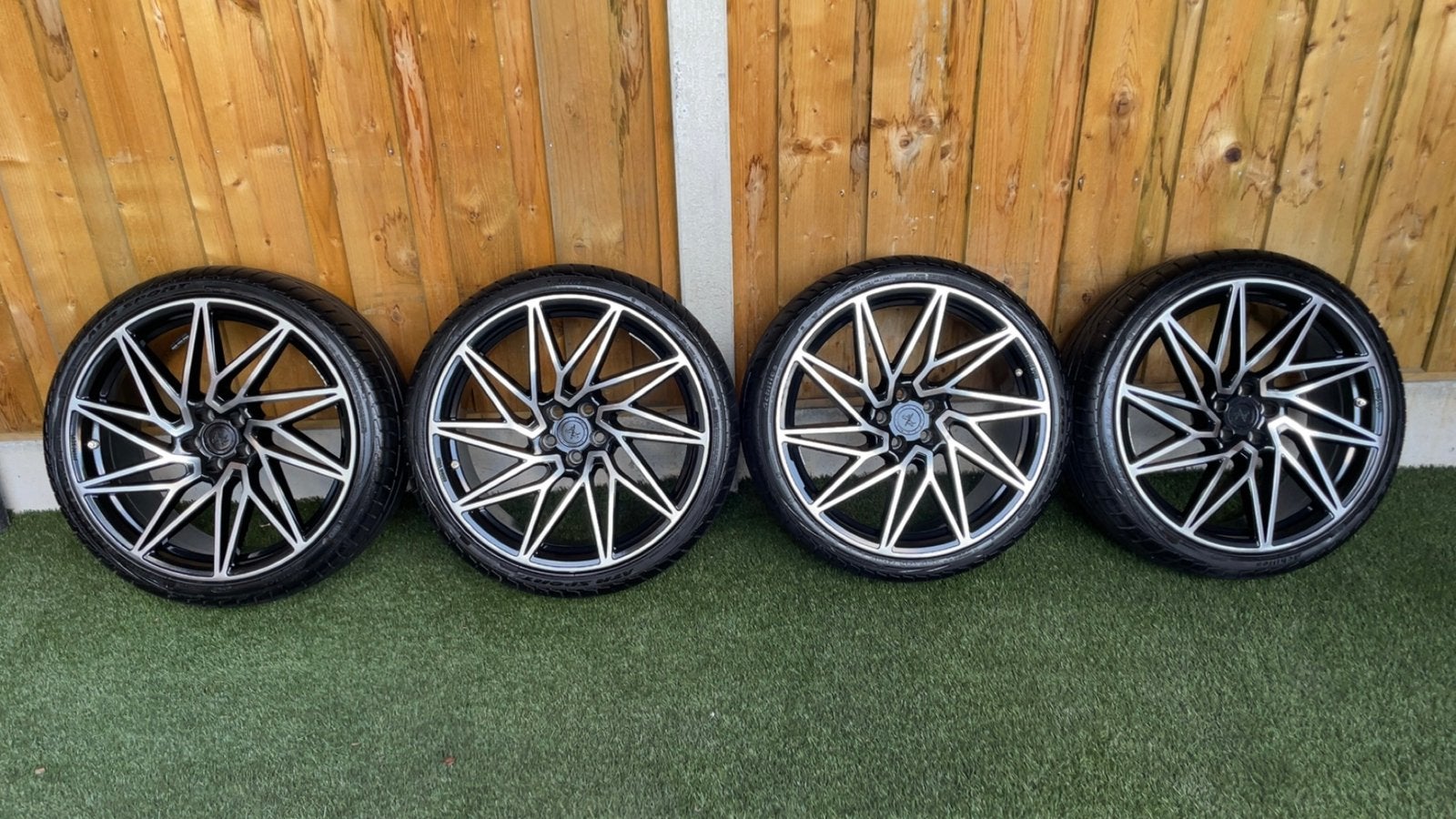 5x100 19inch keskin velgen zomerbanden, Auto-onderdelen, Banden en Velgen, 19 inch, Banden en Velgen, Ophalen of Verzenden, 235 mm