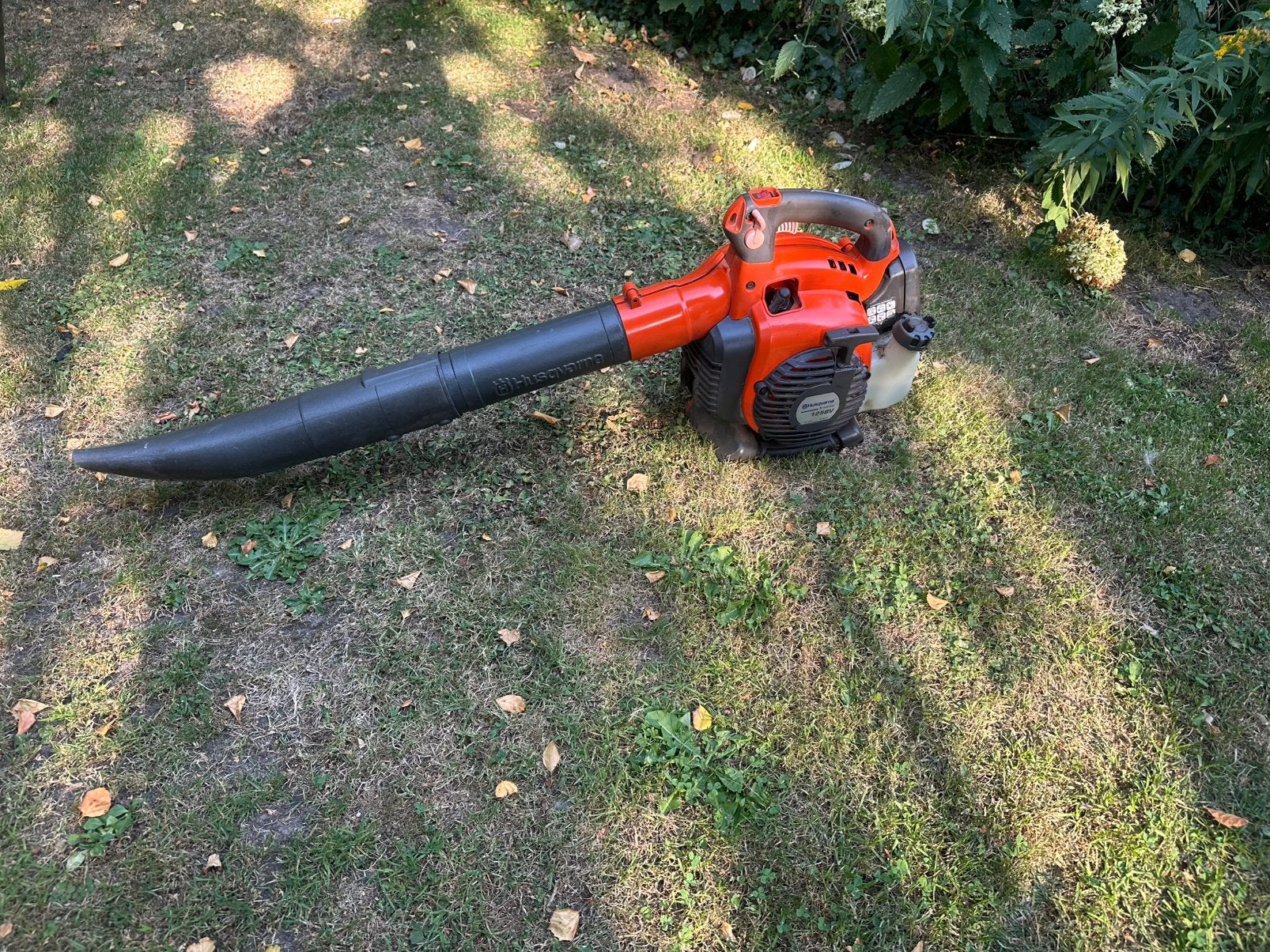 zeer nette Husqvarna 125BV benzine bladblazer, Ophalen of Verzenden, Zo goed als nieuw, Benzine, Handgedragen