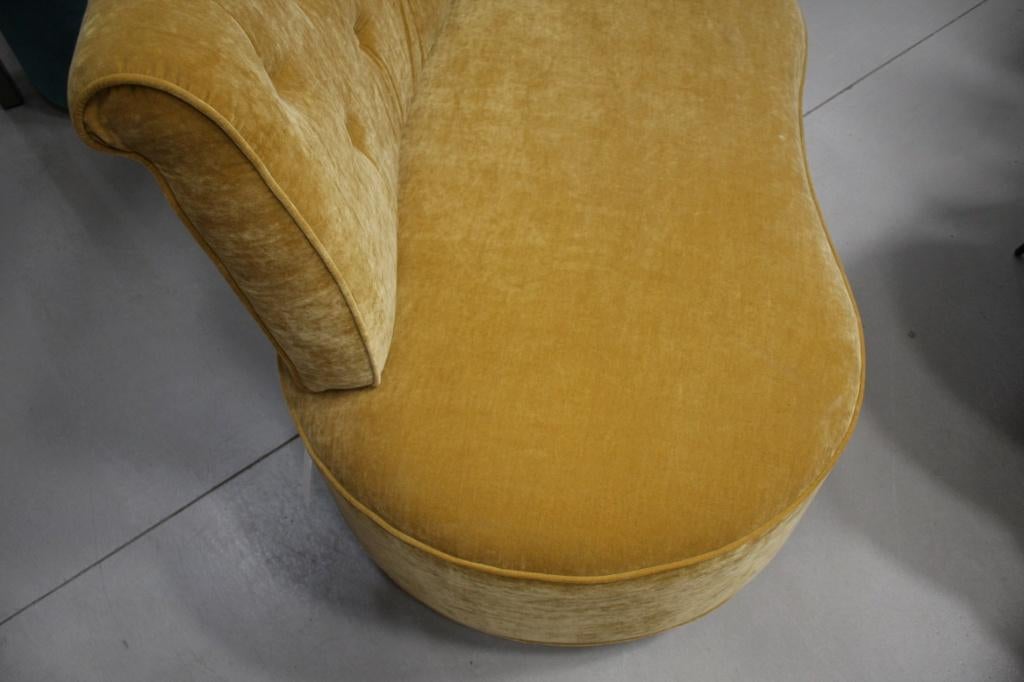 Leuke luxe bank velvet okergeel knopen ronde vormen salon, Ophalen, Zo goed als nieuw, Stof, 75 tot 100 cm