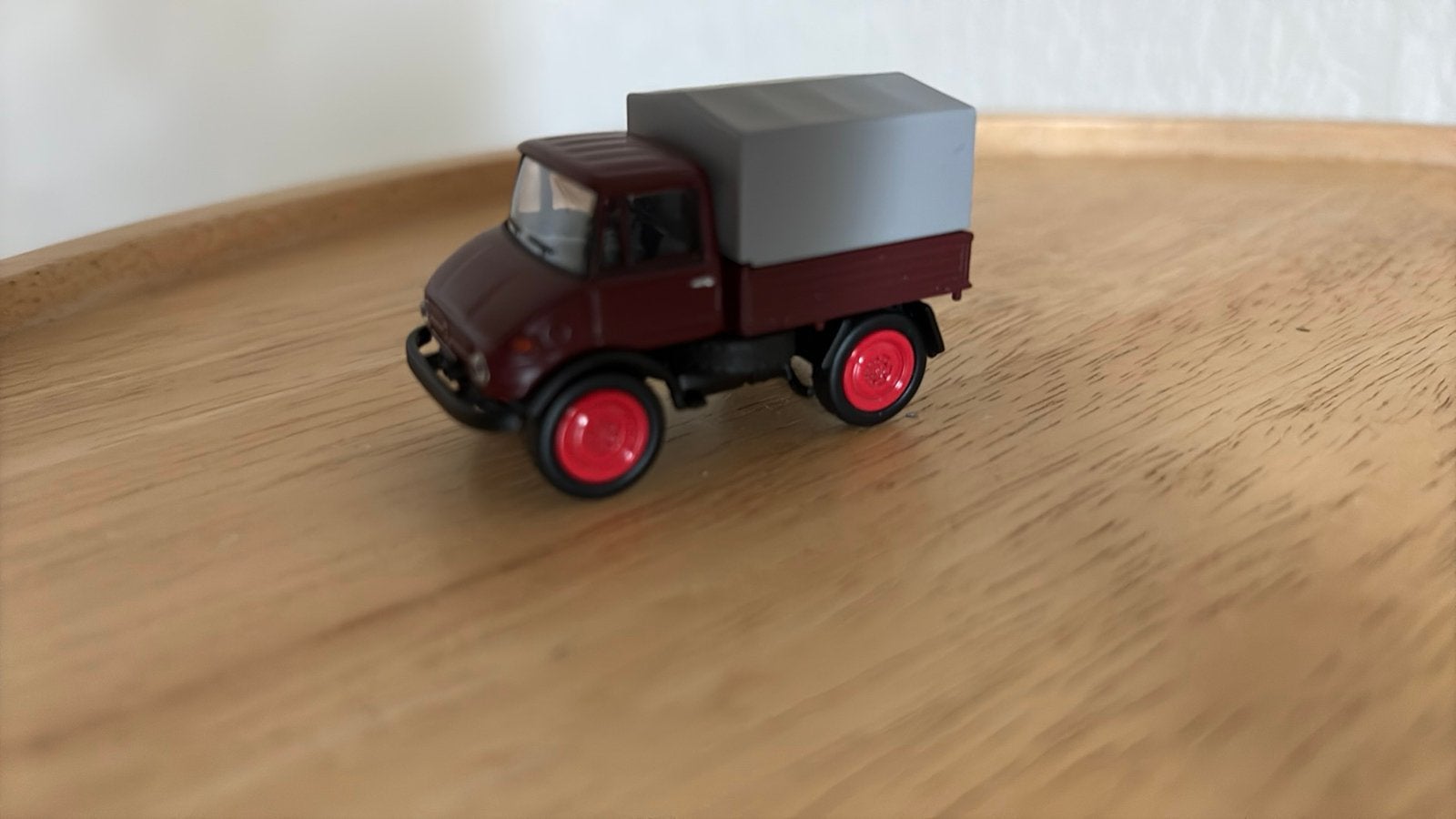 SCHUCO 26609 UNIMOG 406. HO 1:87, Ophalen of Verzenden, Zo goed als nieuw