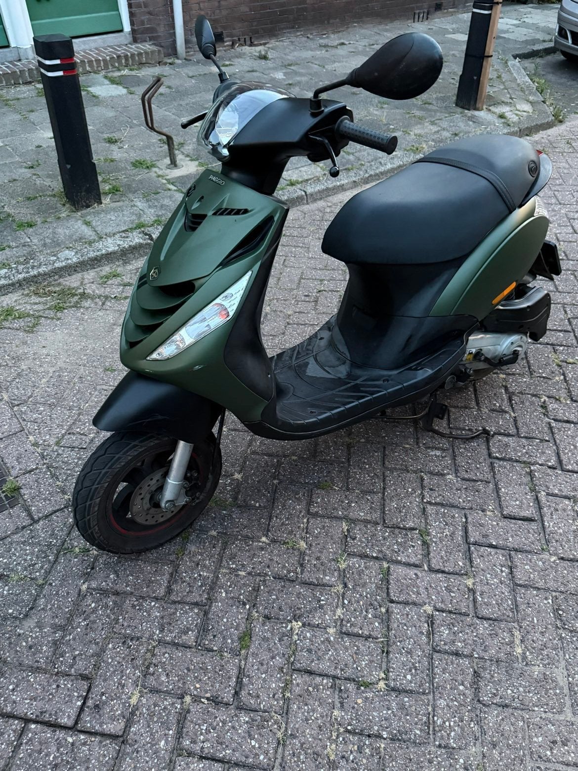 Piaggo zip 50cc 4 takt, Fietsen en Brommers, Scooters | Piaggio, Ophalen, Zip, Zo goed als nieuw, Benzine