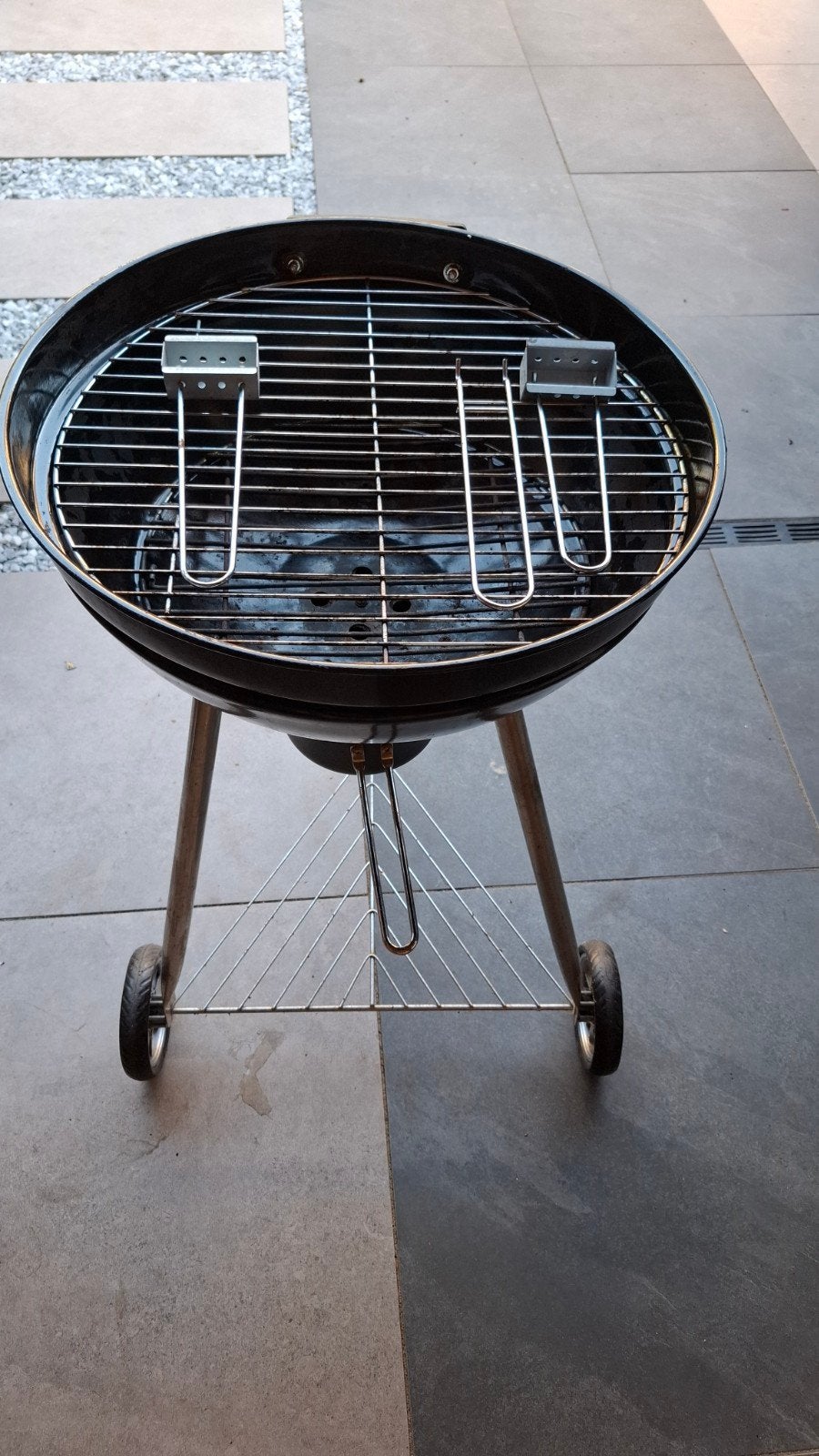 Nette schone barbeque, Ophalen
