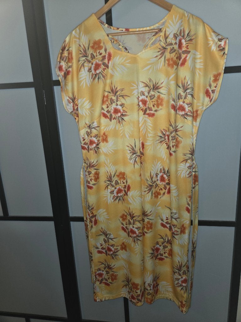 Jurk, Kleding | Dames, Jurken, Zo goed als nieuw, Maat 42/44 (L), Overige kleuren, Onder de knie, Ophalen of Verzenden