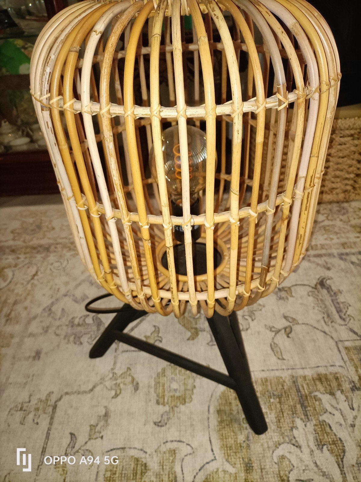 Rotan tafellamp met zwart metalen onderstel, Beige, Gebruikt, Sfeerlamp, Metaal