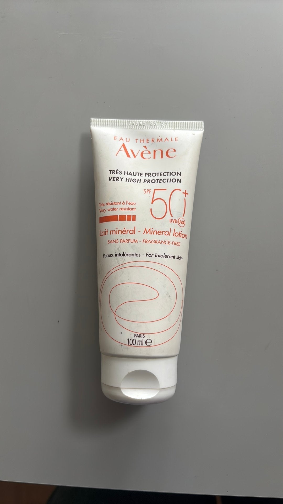 Avene zonnebrand factor 50, Ophalen, Zo goed als nieuw, Gehele gezicht