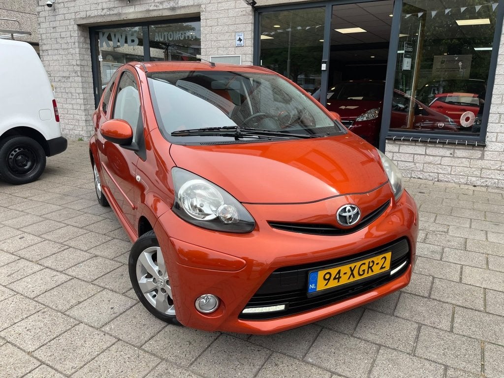 Foto 17 van Toyota Aygo 1.0 VVT-i Dyn Facelift Led Nw Apk NAP (bj 2012)