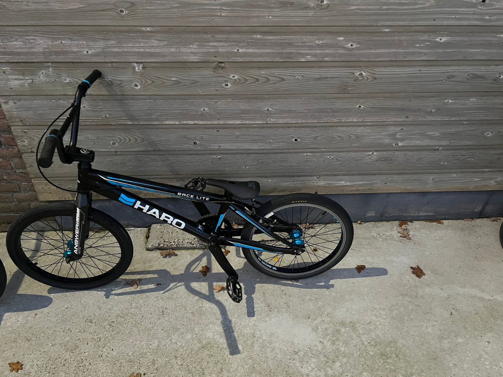 Haro race bmx met mooie carbonne voorvork, Fietsen en Brommers, Fietsen | Crossfietsen en BMX, Ophalen, Aluminium