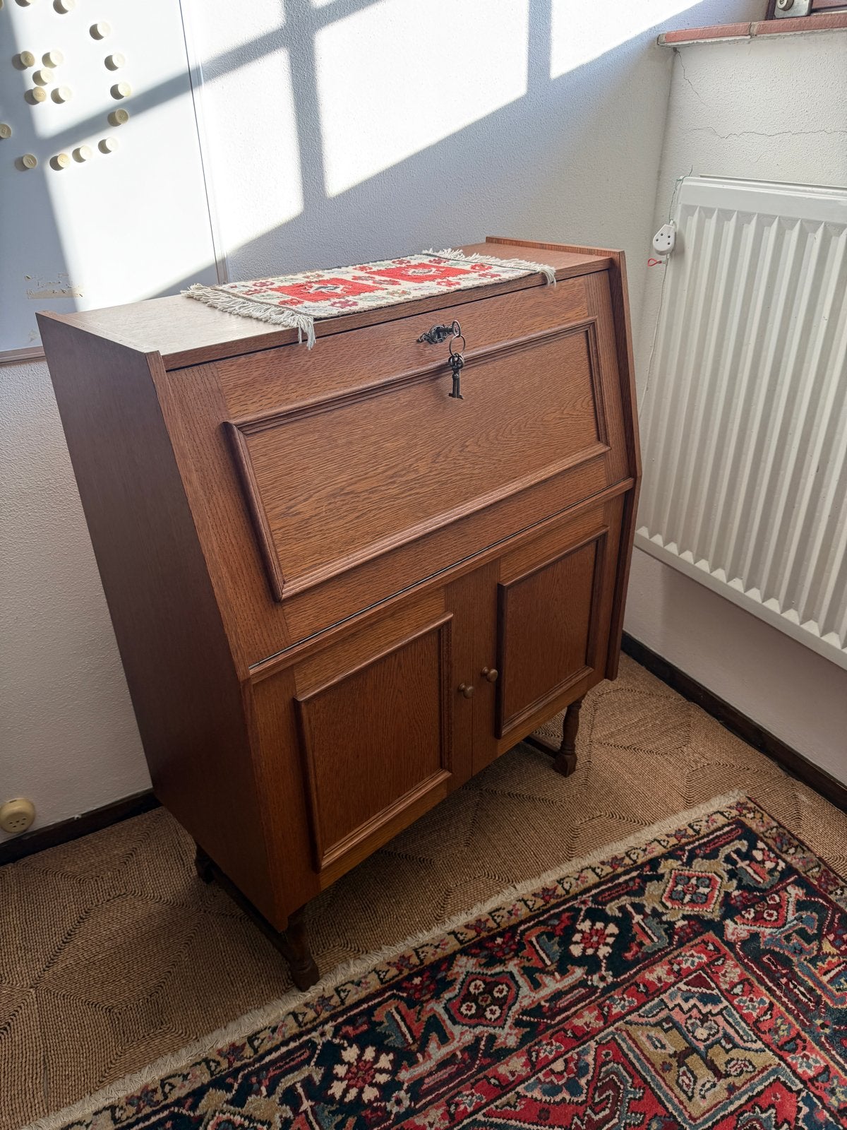 Vintage eiken secretaire met klep en opbergruimte, Ophalen