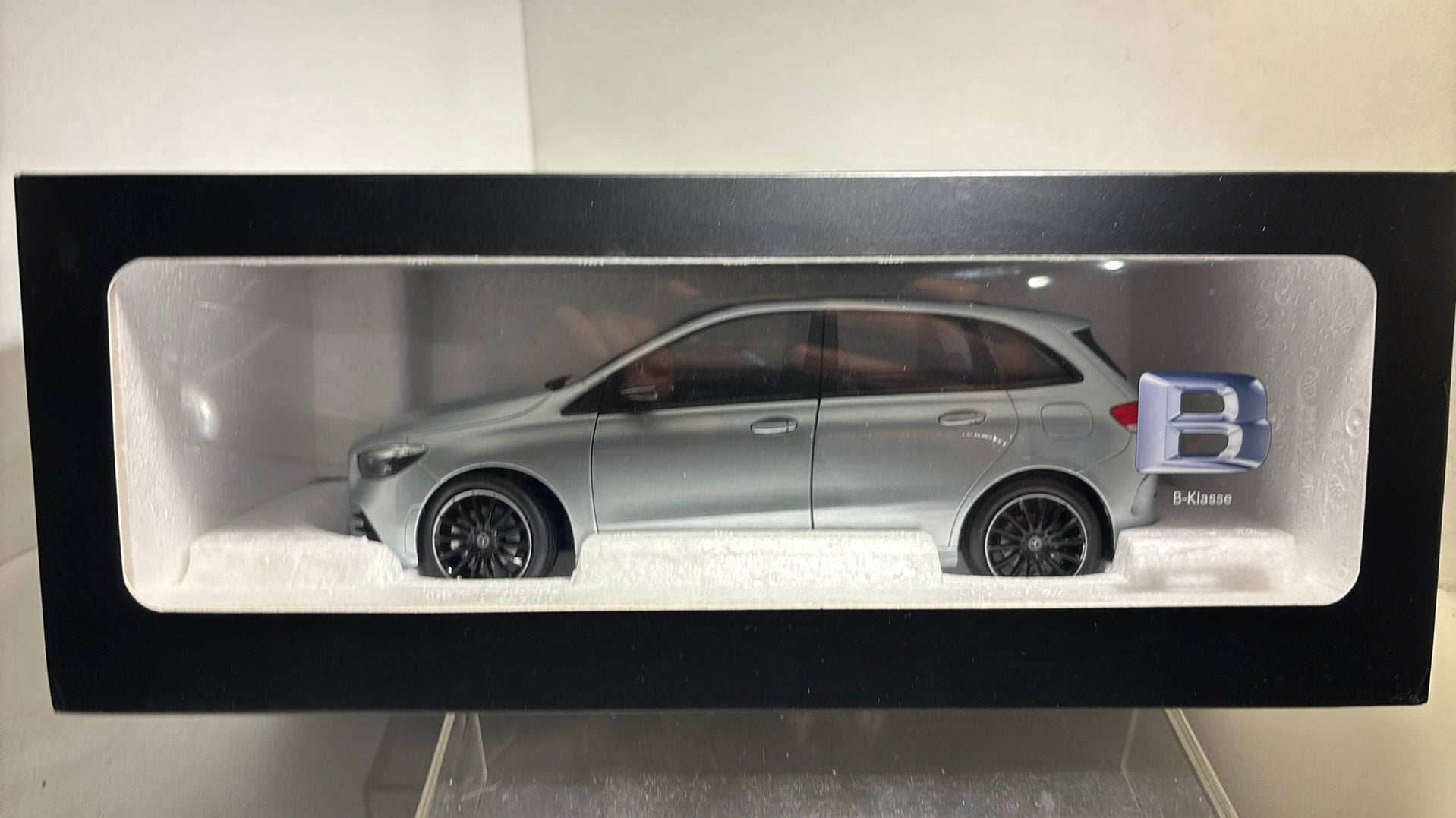 Mercedes benz B klasse NZG 1.18, Overige merken, Ophalen of Verzenden, A, A
