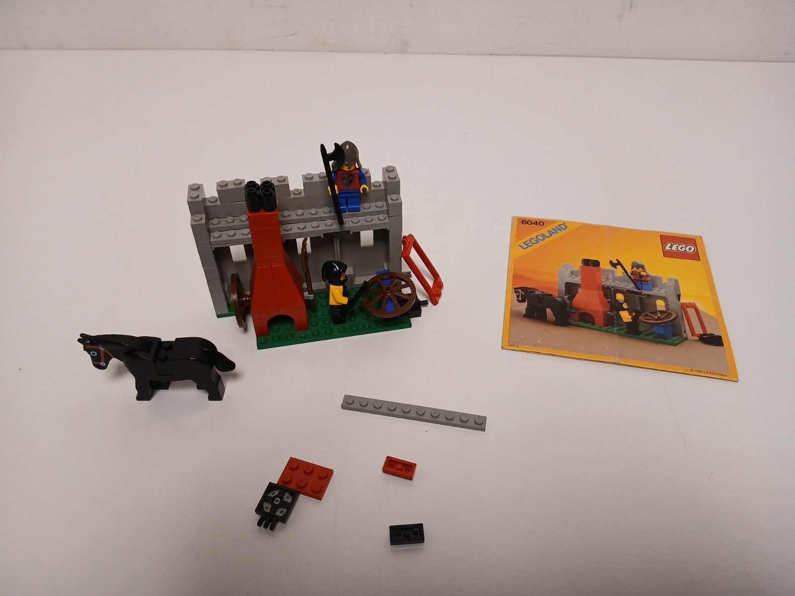 Lego 6040 blacksmith ridder lego, Ophalen of Verzenden