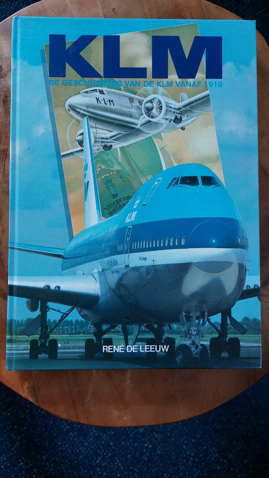KLM: De Geschiedenis van de KLM vanaf 1919 - René de Leeuw, Boeken, Ophalen of Verzenden, Zo goed als nieuw, Overige typen