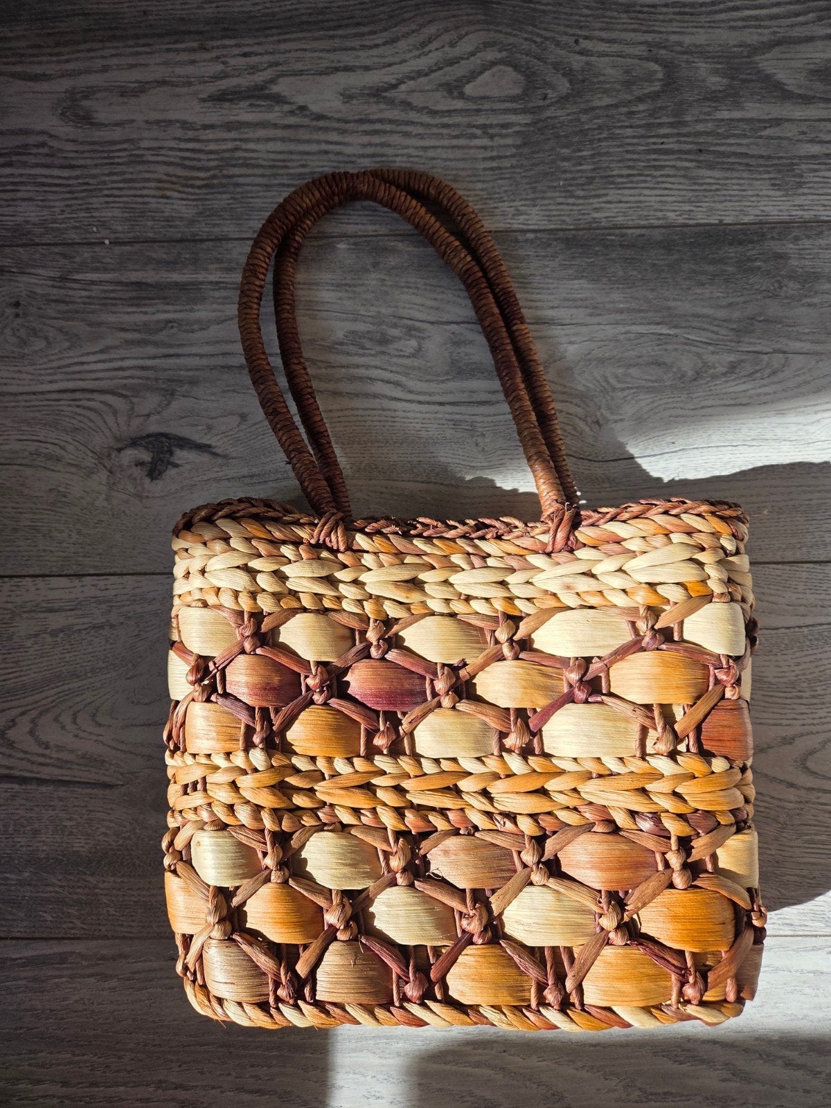 Zo goed als nieuwe rieten handtas, Sieraden, Tassen en Uiterlijk, Tassen | Damestassen, Ophalen of Verzenden, Zo goed als nieuw