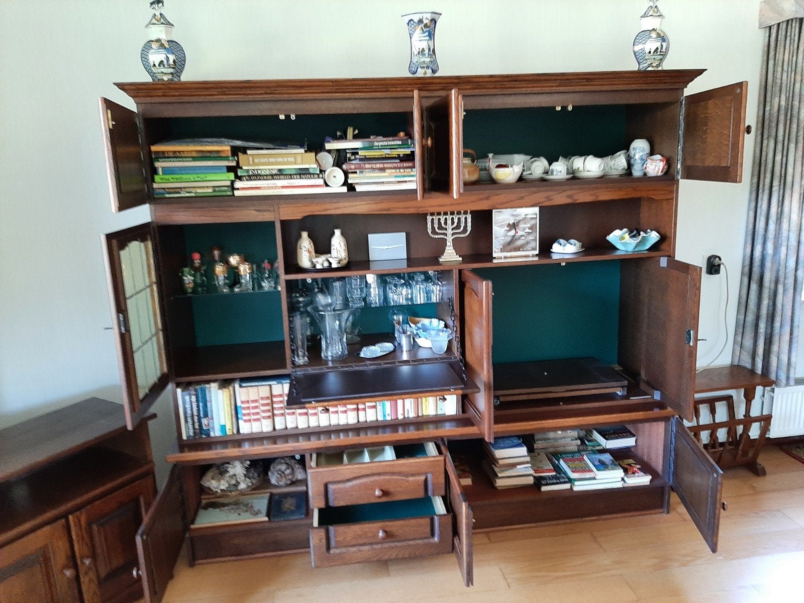 Vintage eikenhouten wandmeubel met veel laden en deuren, Huis en Inrichting, Ophalen, Gebruikt