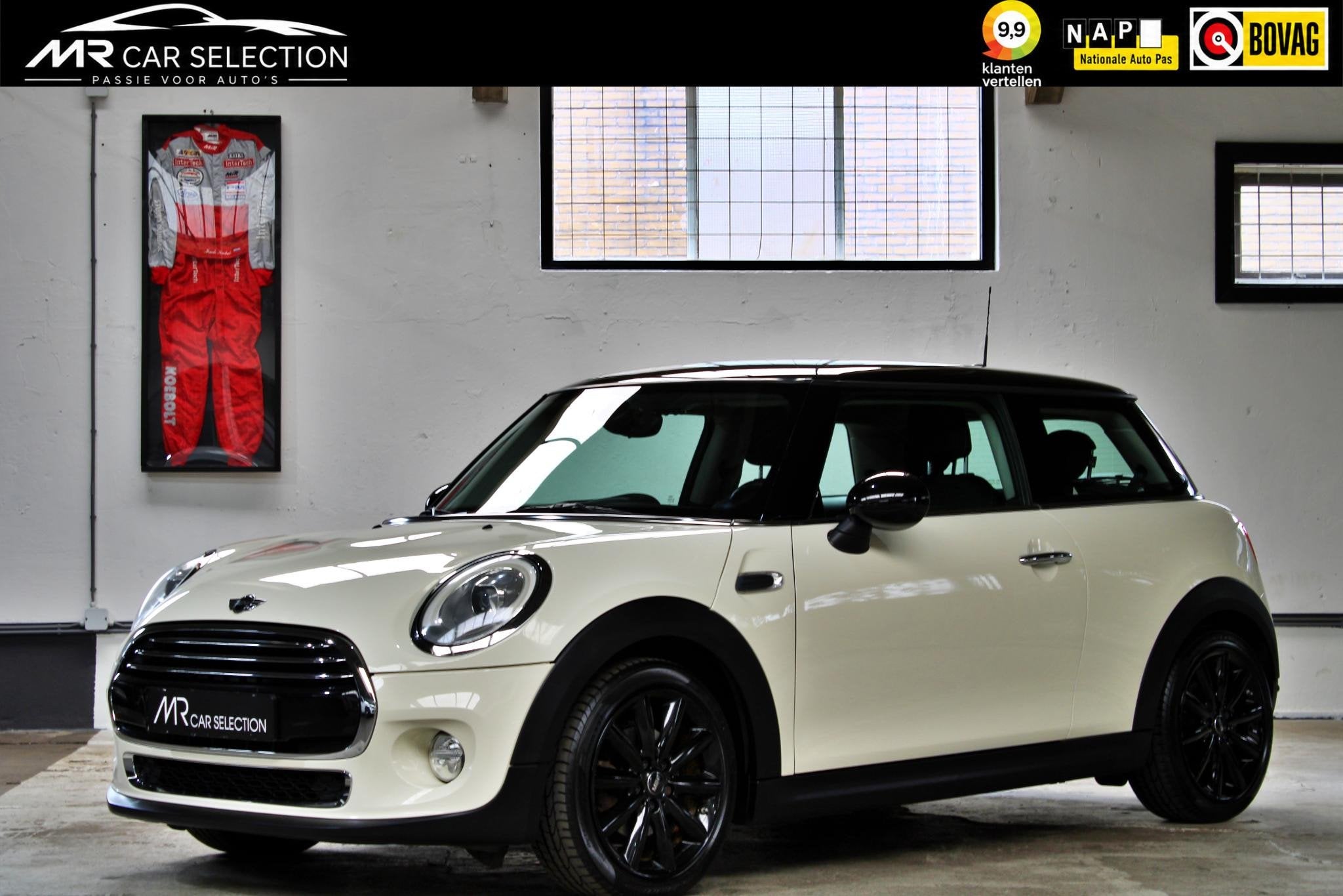 MINI 3-Deurs 1.5 Cooper Business | LED | Keyless entry | NL, Auto's, Dealer onderhouden, Gebruikt, Met garantie (alle), 4 stoelen
