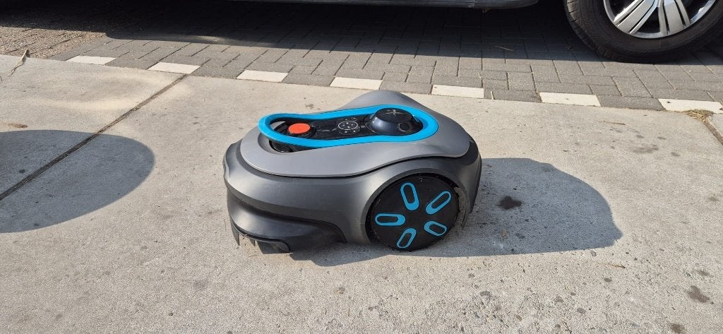 Gardena GPS robotmaaier Sileno free 1200m² (Draadloos), Ophalen, Bestuurbaar via app, Zo goed als nieuw, 20 tot 25 cm