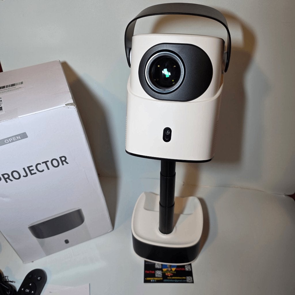 Smart TV Projector Android TV Mask Projector 600 ANSI, Ophalen of Verzenden, Zo goed als nieuw, LED