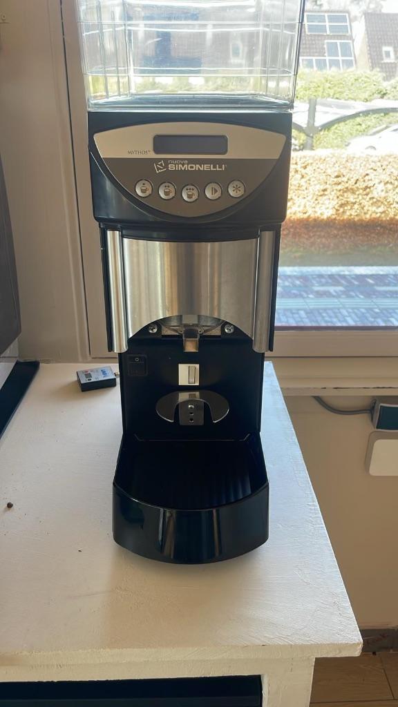 Nuova Simonelli Mythos Professionele koffiemolen, Witgoed en Apparatuur, Koffiezetapparaten, 10 kopjes of meer, Ophalen of Verzenden