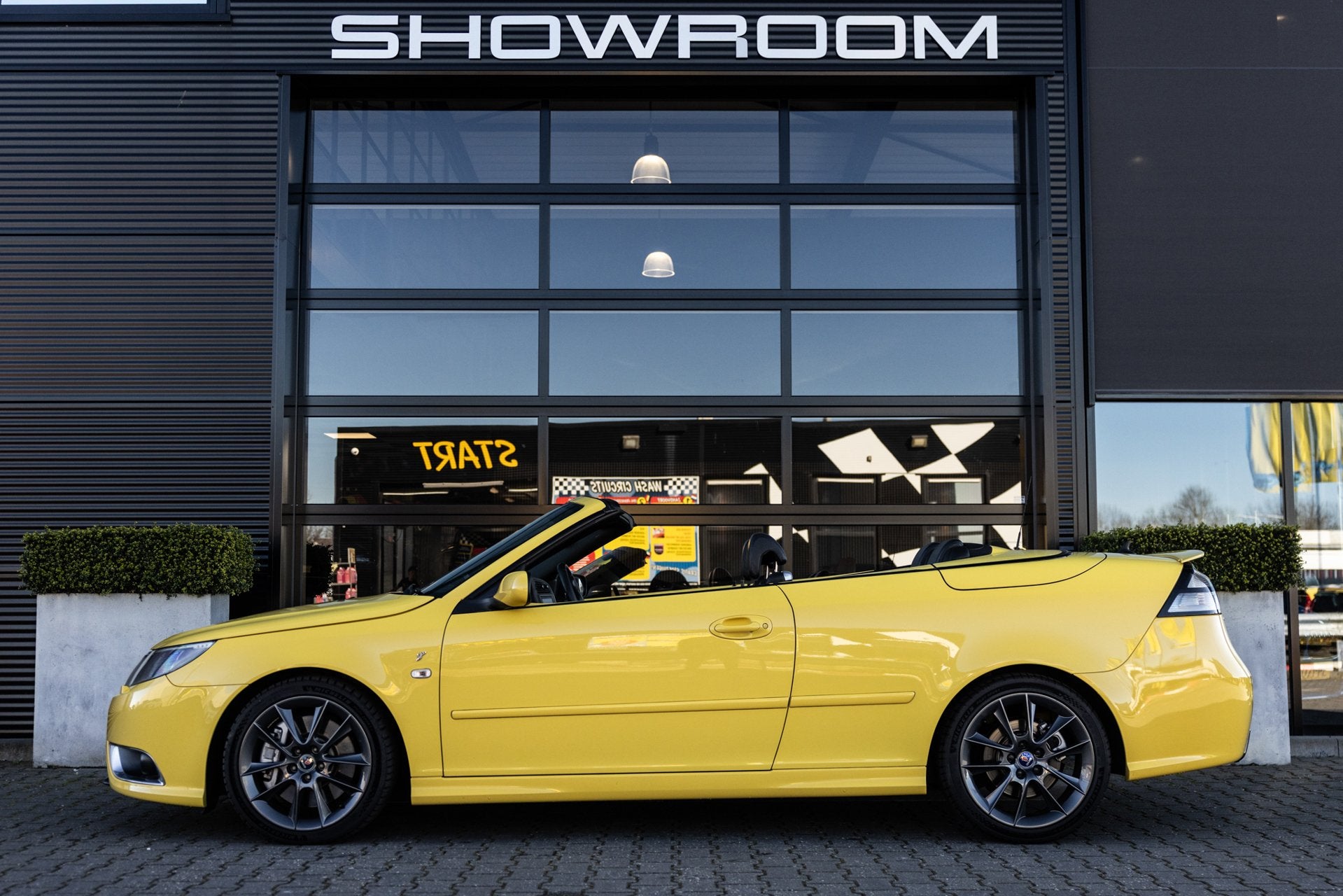 Saab 9-3 Cabrio 2.0T Aero, Lynx Yellow, Memory, Hirsch Grill, Auto's, Saab, 1998 cc, Gebruikt, Zwart, 4 cilinders