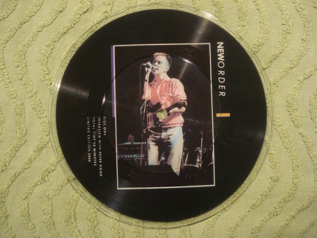 New Order 7" Picture Disc: ‘Interview with Peter Hook’ (UK), Cd's en Dvd's, Vinyl Singles, Ophalen of Verzenden, Zo goed als nieuw