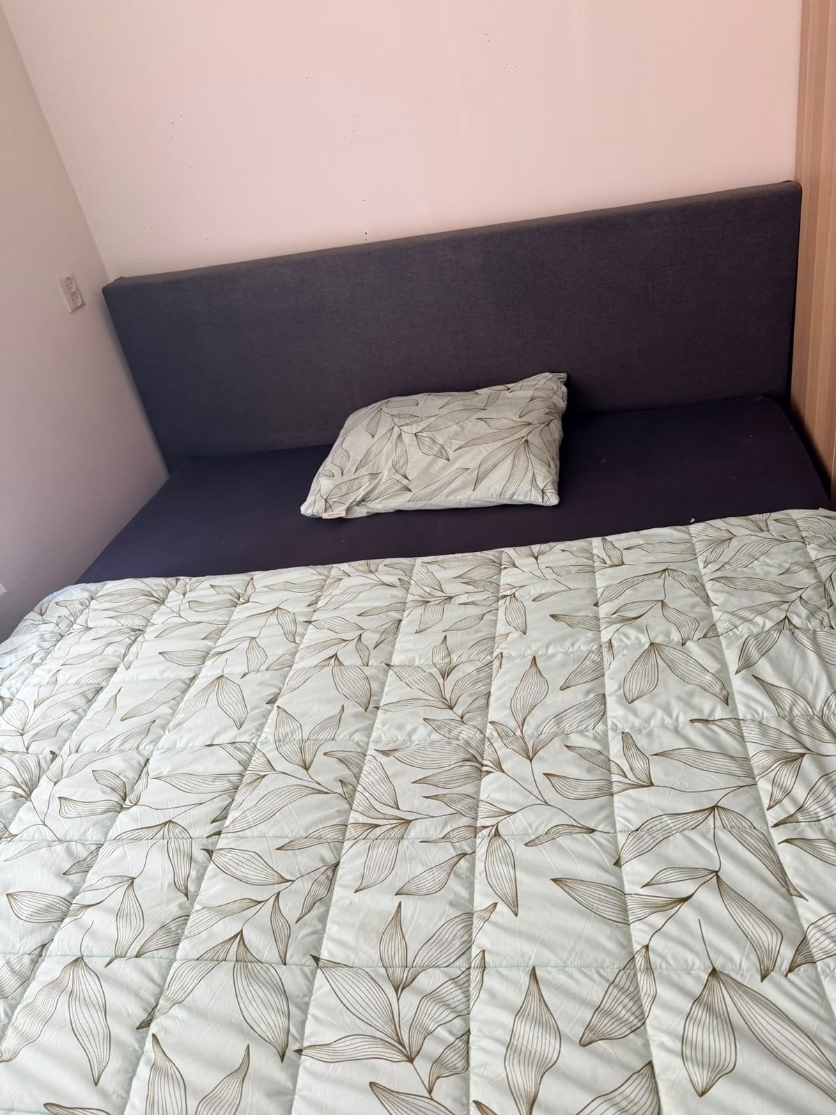 Gratis bed 200x200 met hoofdbord, Ophalen, Gebruikt, Tweepersoons, Overige maten