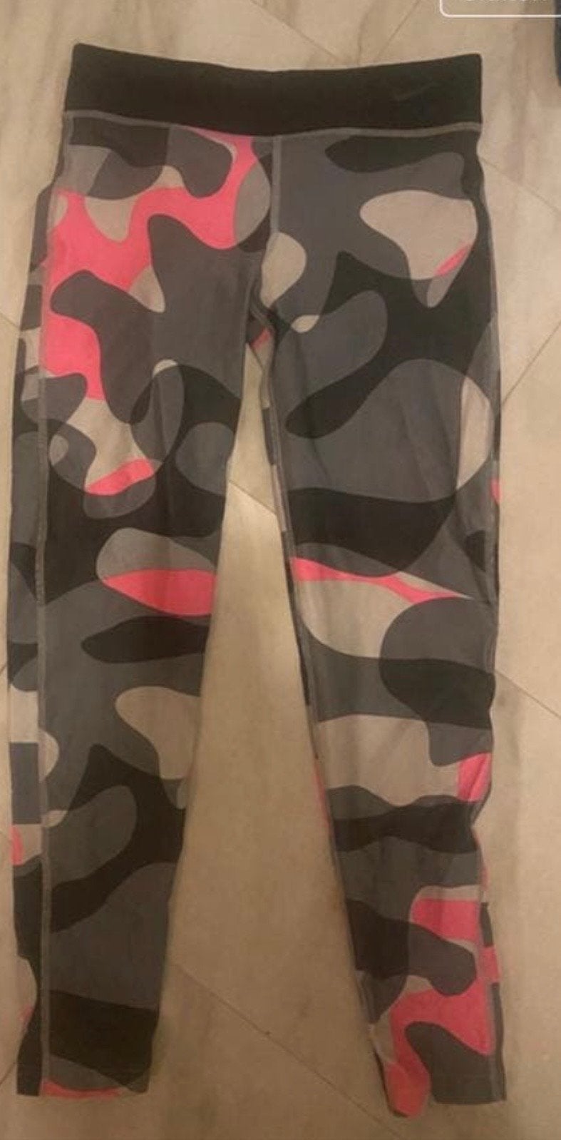 Leuke Nike legerprint sport legging voor kinderen, Overige kleuren, Ophalen of Verzenden, Fitness of Aerobics, Maat 36 (S)