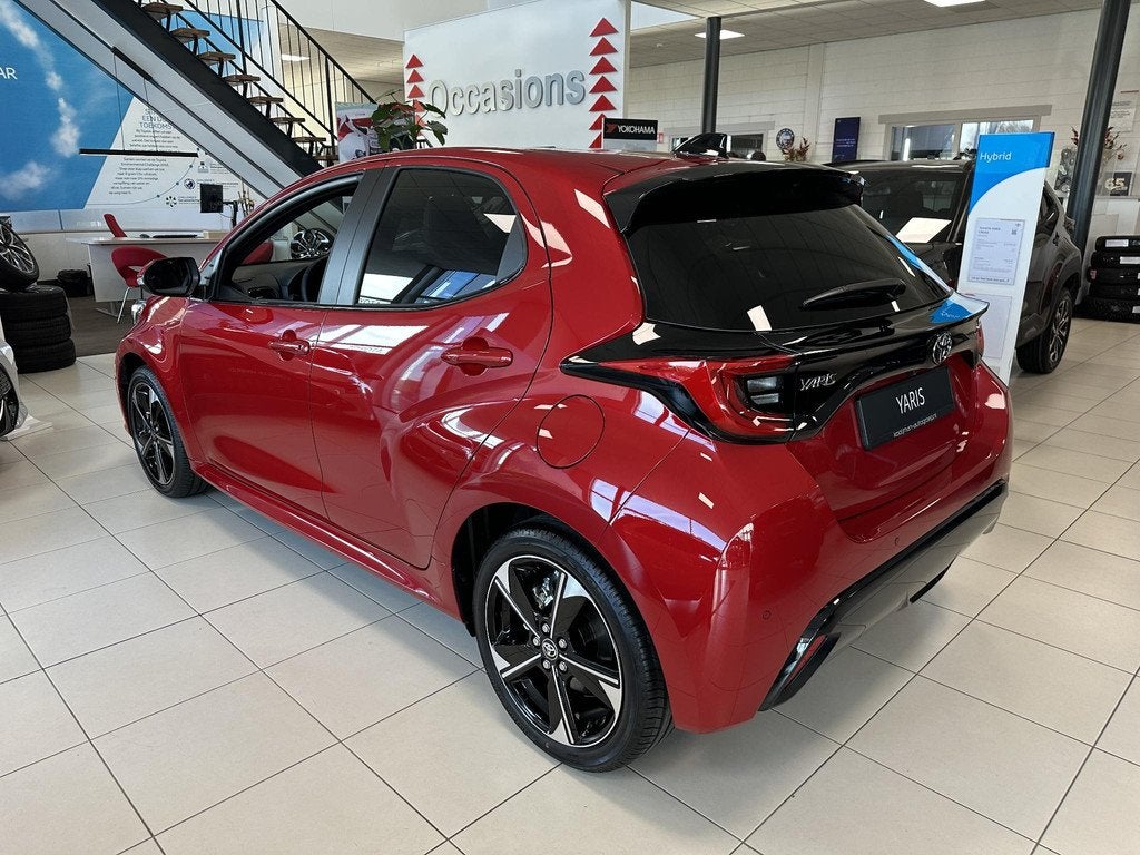 Toyota Yaris 1.5 Hybrid 130 Executive NIEUW! Direct leverbaa, Auto's, Toyota, Gebruikt, Euro 6, Overige kleuren, Leder en Stof
