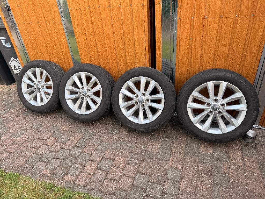 4 originele Audi A3 8Y 8V velgen + Bridgestone zomerbanden, Auto-onderdelen, Banden en Velgen, Ophalen, Gebruikt, 16 inch, Banden en Velgen