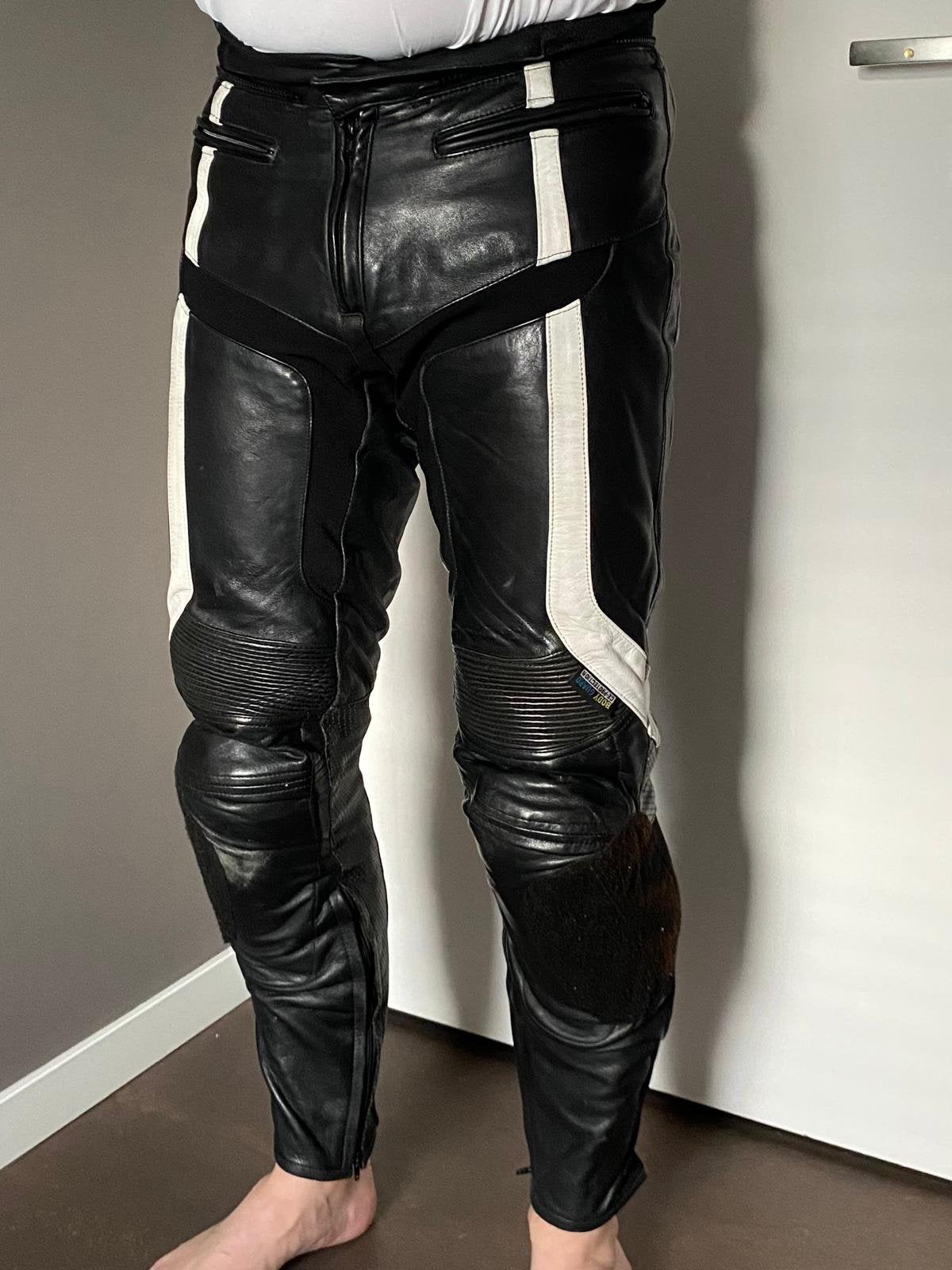 Difi leren motorbroek zwart/wit, maat 50, Ophalen, Tweedehands, Heren, Broek | leer