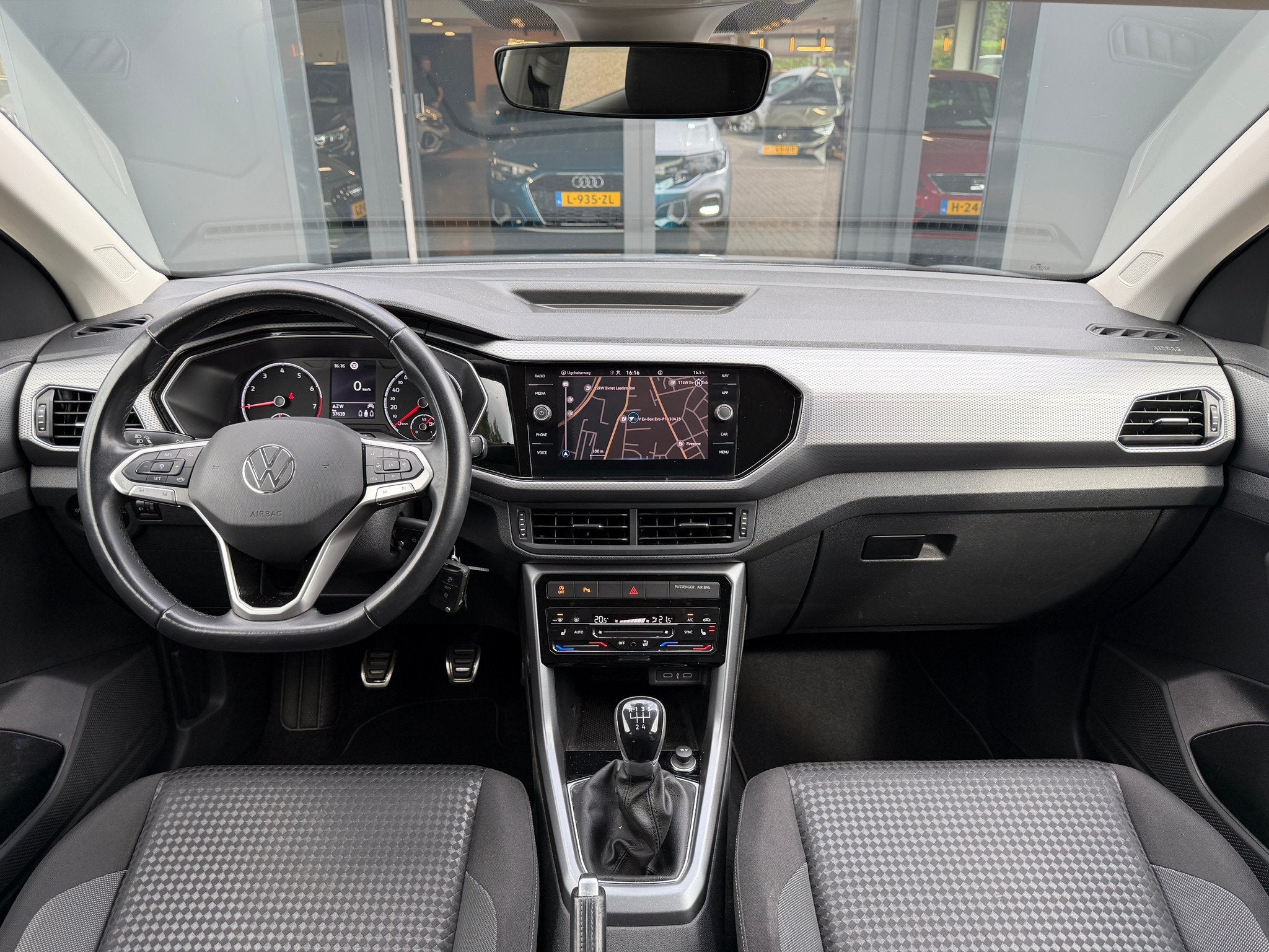 Volkswagen T-Cross 1.0 TSI Active Ecc-Pdc-Acc-Navi, Auto's, Voorwielaandrijving, T-Cross, Gebruikt, 95 pk