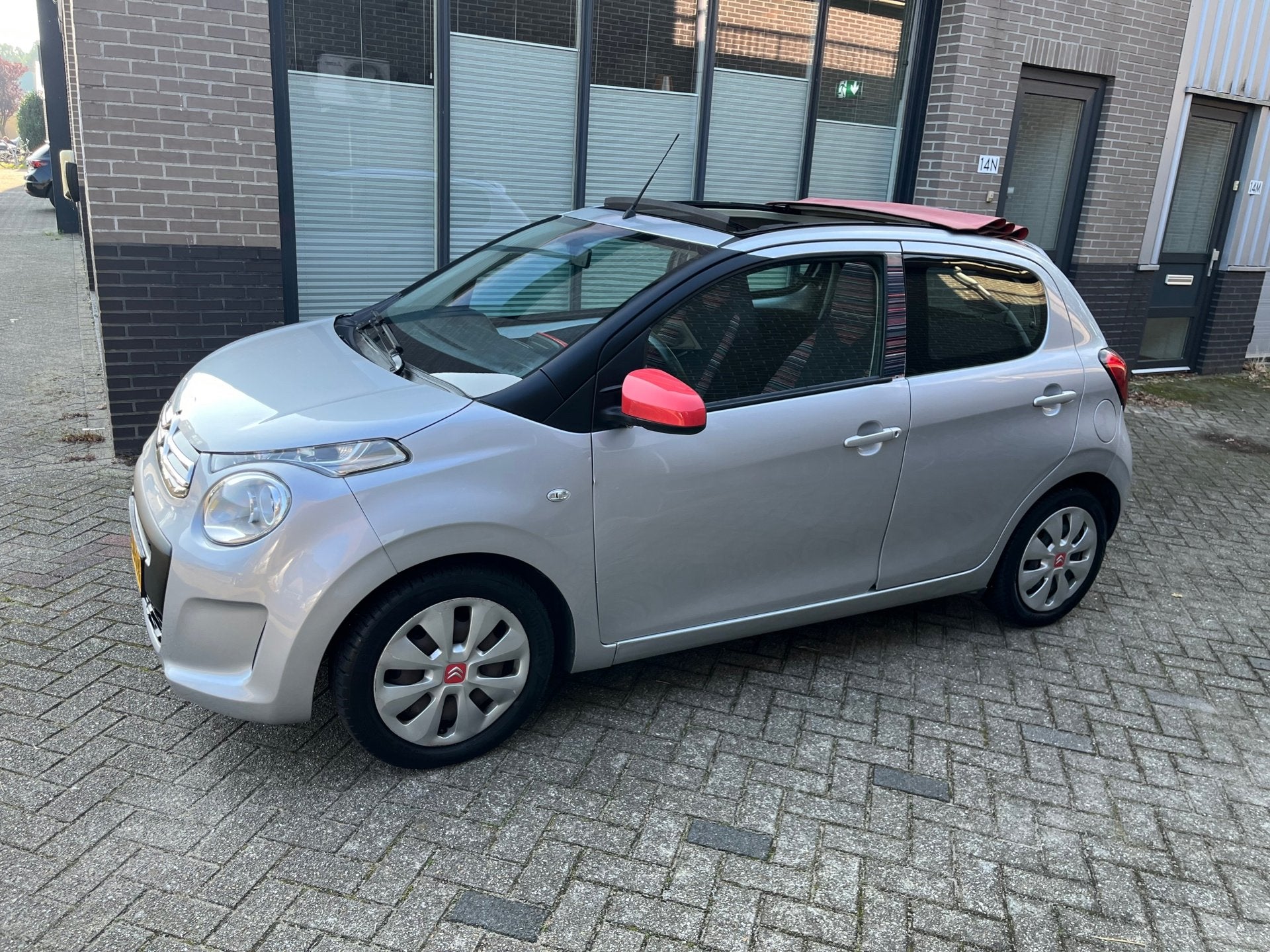 Citroen C1 1.2 PureTech Airscape Shine! 128 DKM NAP! AIRCO!, Voorwielaandrijving, Euro 5, Stof, Gebruikt