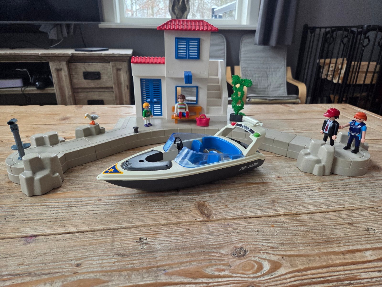 Playmobil Politiebureau met Politieboot en Figuren, Kinderen en Baby's, Speelgoed | Playmobil, Ophalen of Verzenden, Gebruikt