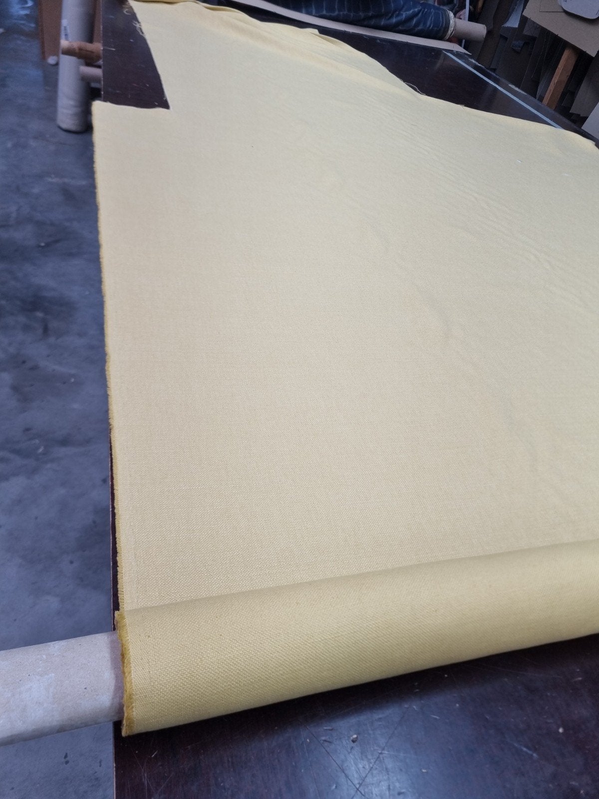 Linara Romo stof in gele kleur - 3.80m + reststrook, 120 cm of meer, Geel, Ophalen of Verzenden, Katoen