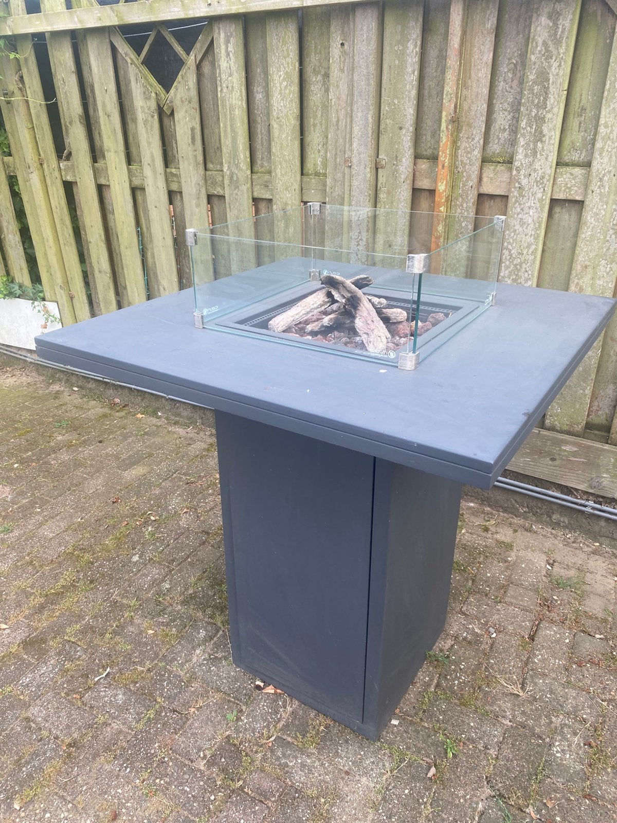 Vuurtafel, Ophalen, Zo goed als nieuw