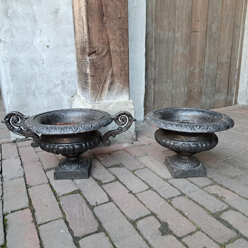 1x Brocante oude gietijzeren vaas zonder oren zwart *Etage3*, Gebruikt, ., Ophalen of Verzenden, .