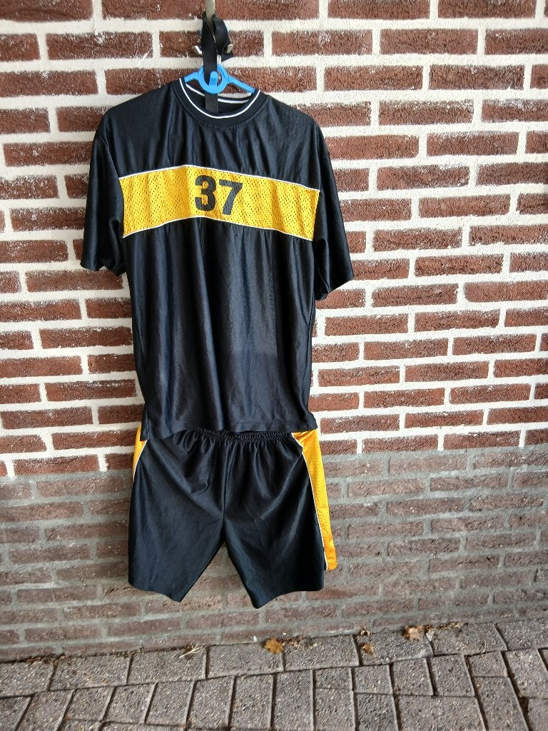 Basketbal Sport shirt met broek Maat M, Ophalen of Verzenden, Kleding