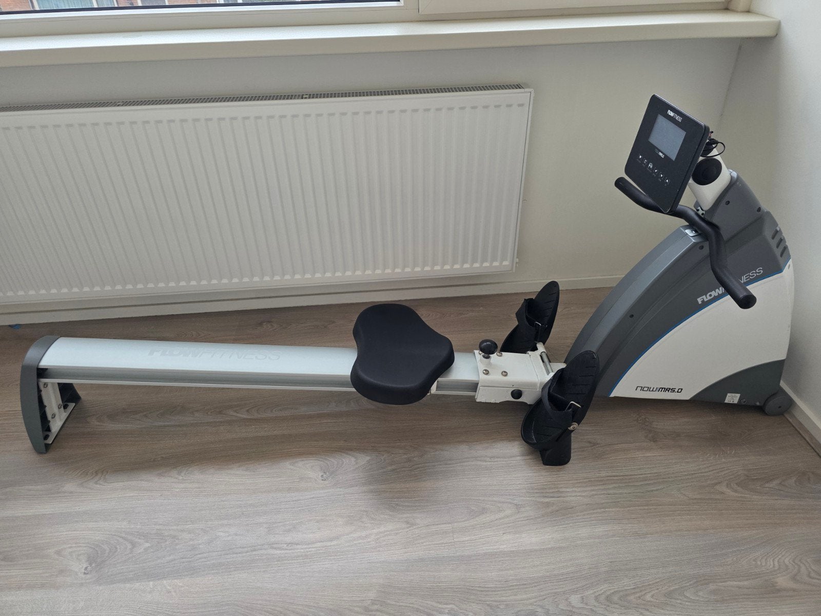 Flow Fitness Roeitrainer NOW MR5.0, Ophalen, Gebruikt, Benen, Metaal