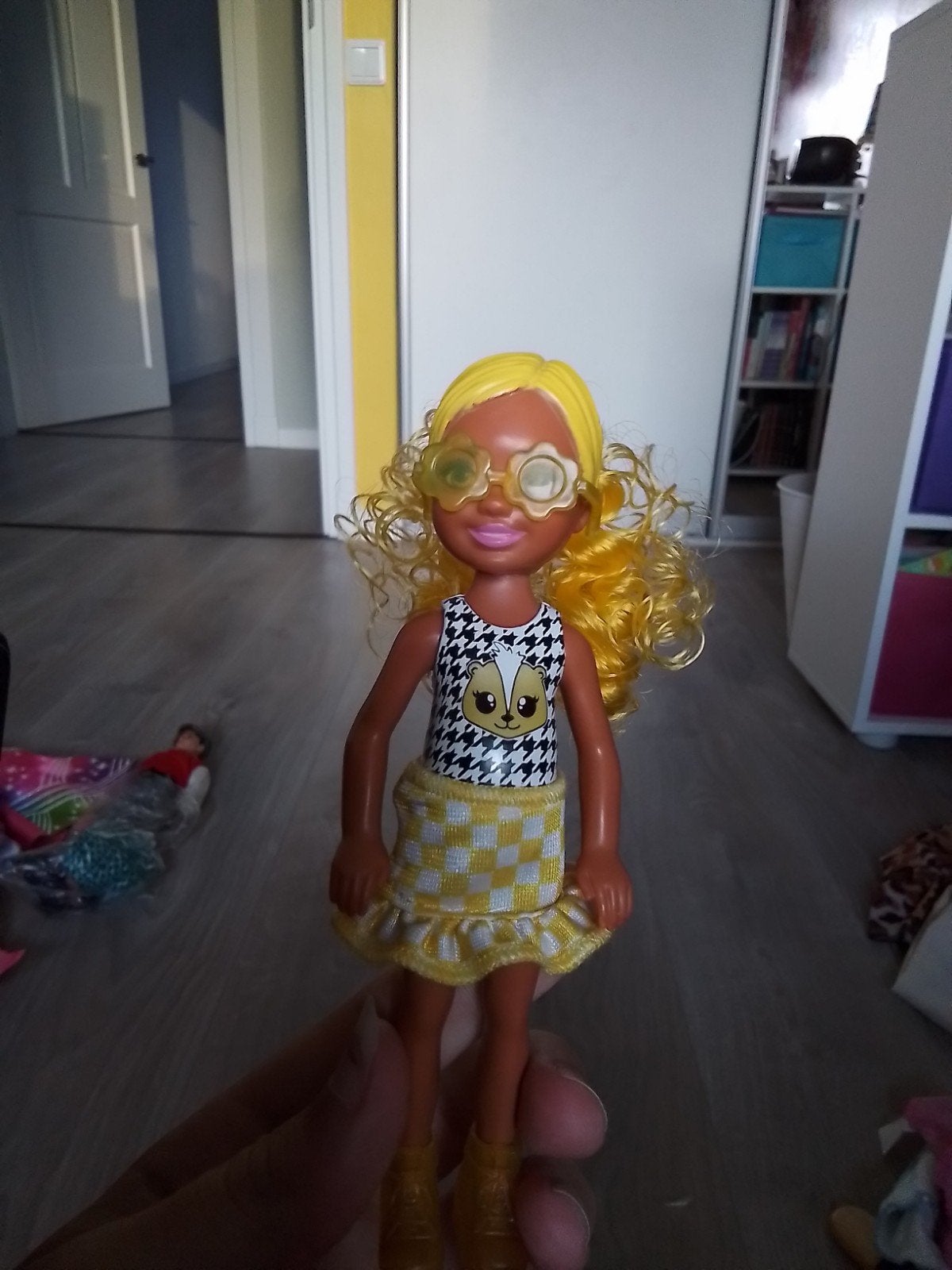 Barbie pop met geel haar en accessoires kleine maat, Ophalen of Verzenden, Nieuw, Barbie