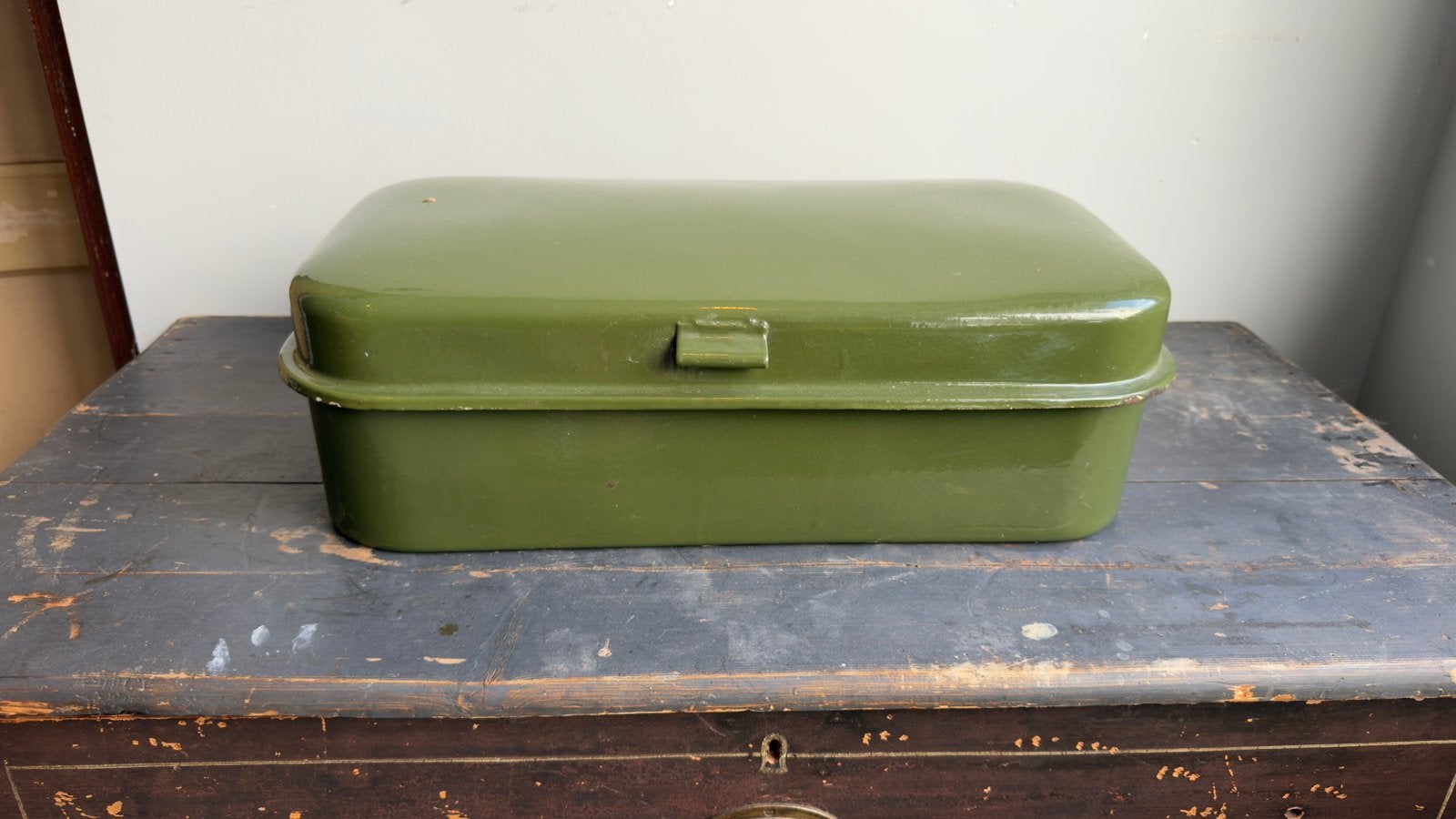 Vintage emaille brooddoos, broodtrommel, olijfgroen., Ophalen