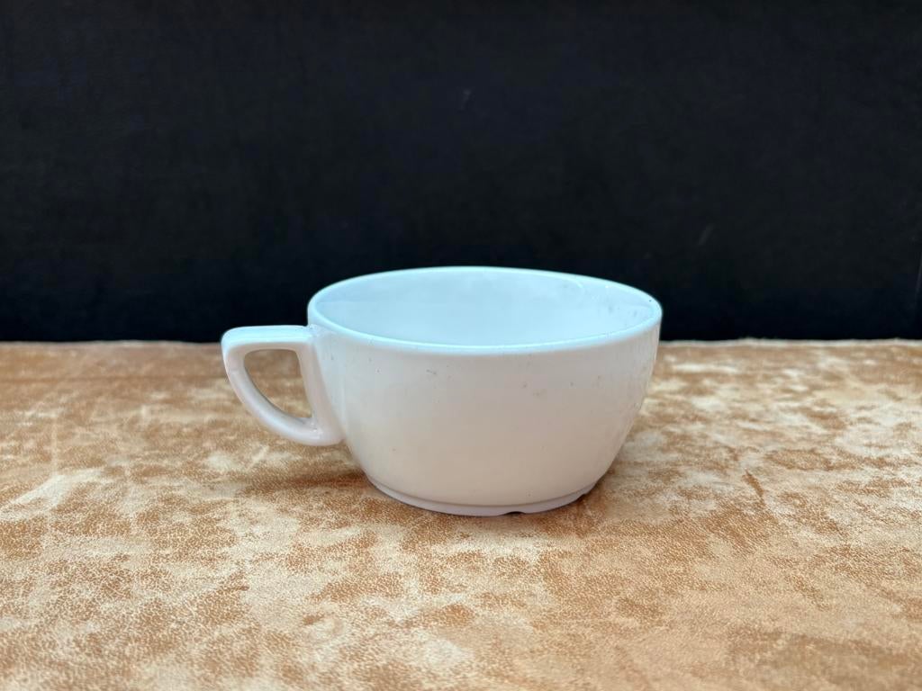 Nobel cappucinno kopjes ( horeca ) €0,50 per kopje, Ophalen, Zo goed als nieuw, Overige stijlen, Kop(pen) en/of Schotel(s)