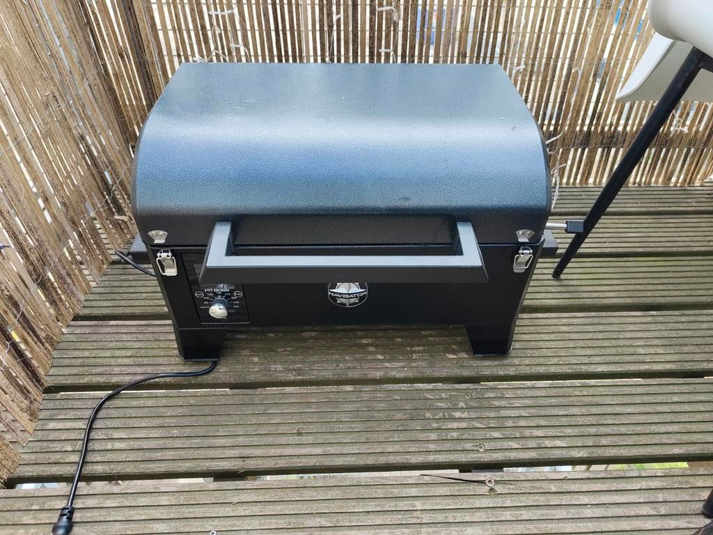 Pitboss navigator 150 draagbare pelletsmoker, Tuin en Terras, Houtskoolbarbecues, Ophalen
