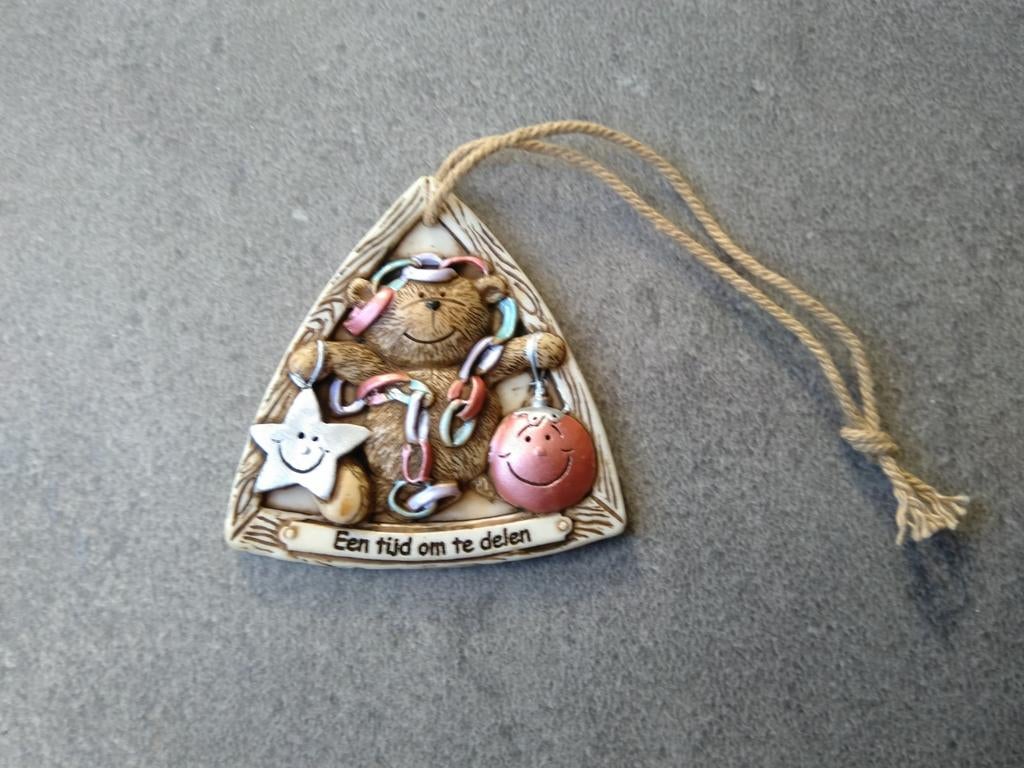 Stenen driehoekige kerst hanger met een beertje., Ophalen of Verzenden