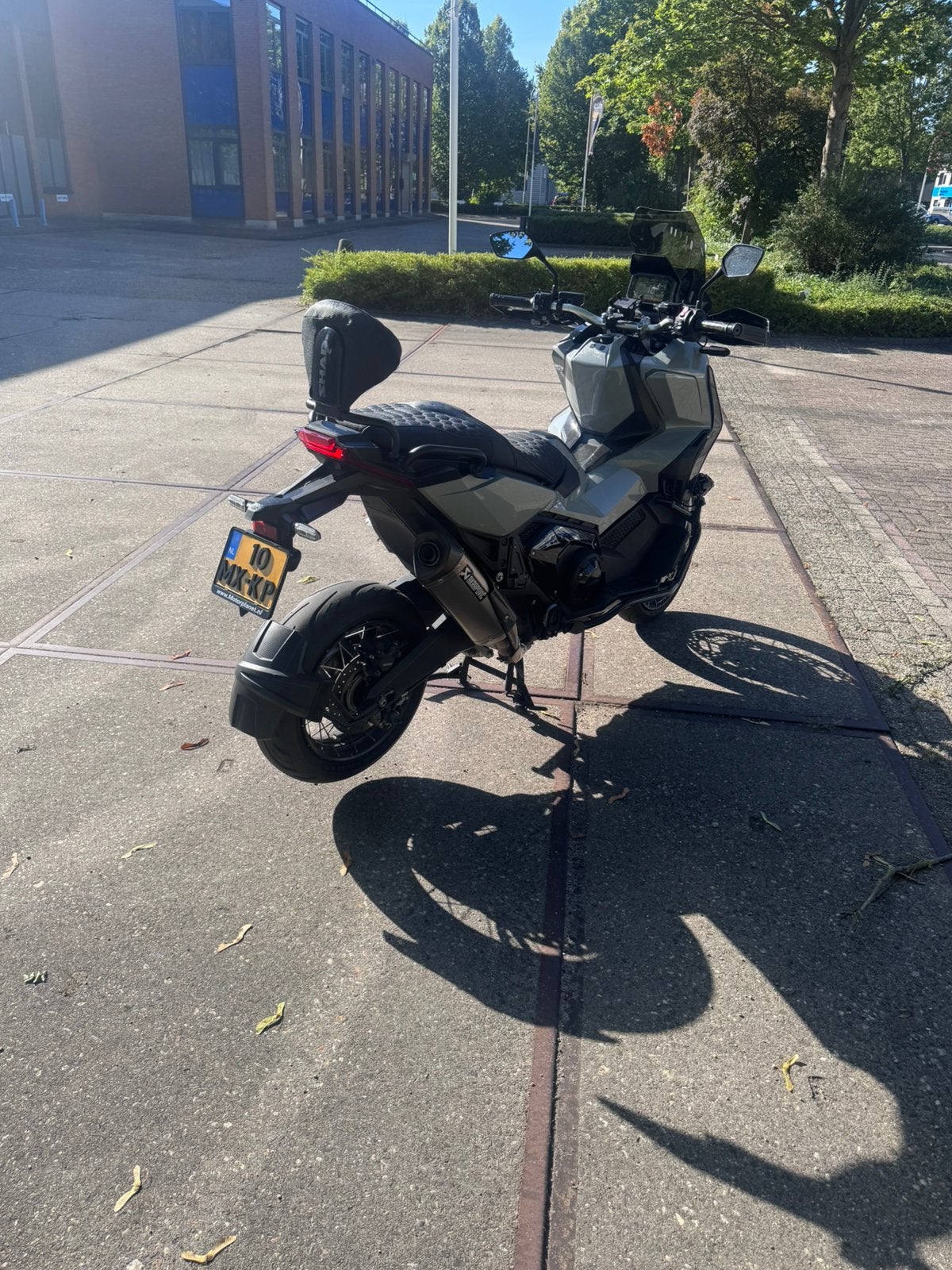 Foto 6 van Honda X-ADV 750| 2023 | Akrapovic | Vol opties | Nardo Grey