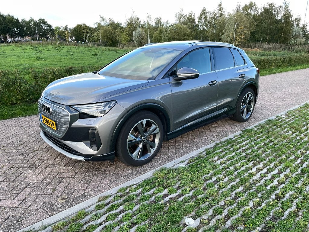 Audi Q4 e-tron 50 quattro 77 kWh 299pk | HUD| Pano| Trekhaak, Auto's, Automaat, Dealer onderhouden, Zwart, Leder en Stof