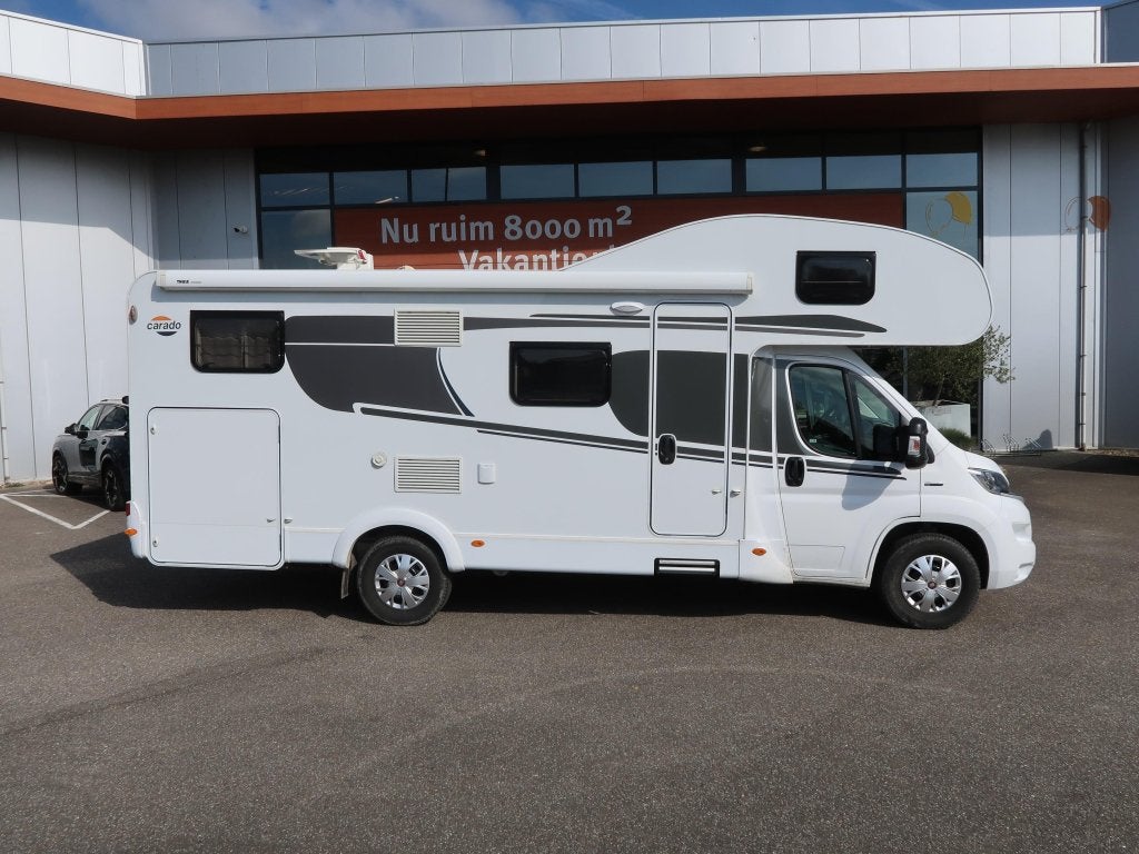 Carado A464, Caravans en Kamperen, Campers, Alkoof, Fiat, Treinzit, Buitenlamp