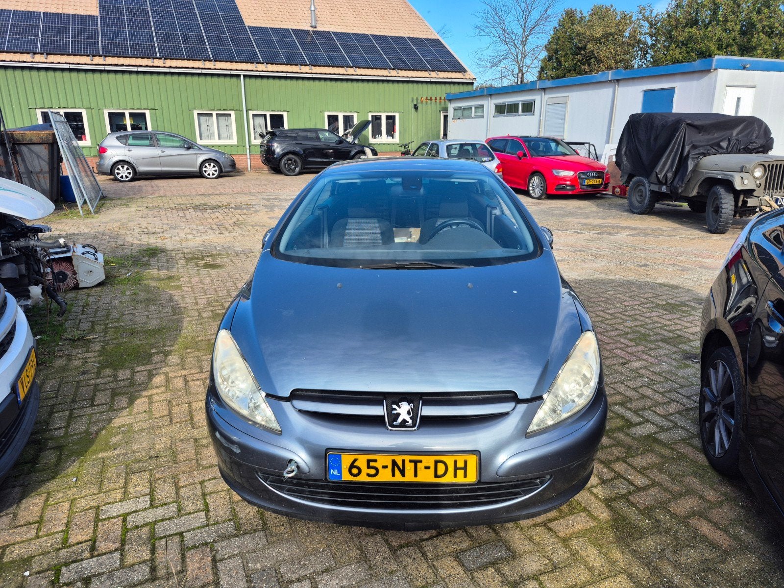 Peugeot 307 2.0 16V CC 2004 Grijs **rijd niet**, Auto's, Voorwielaandrijving, 4 cilinders, Cabriolet, 4 stoelen