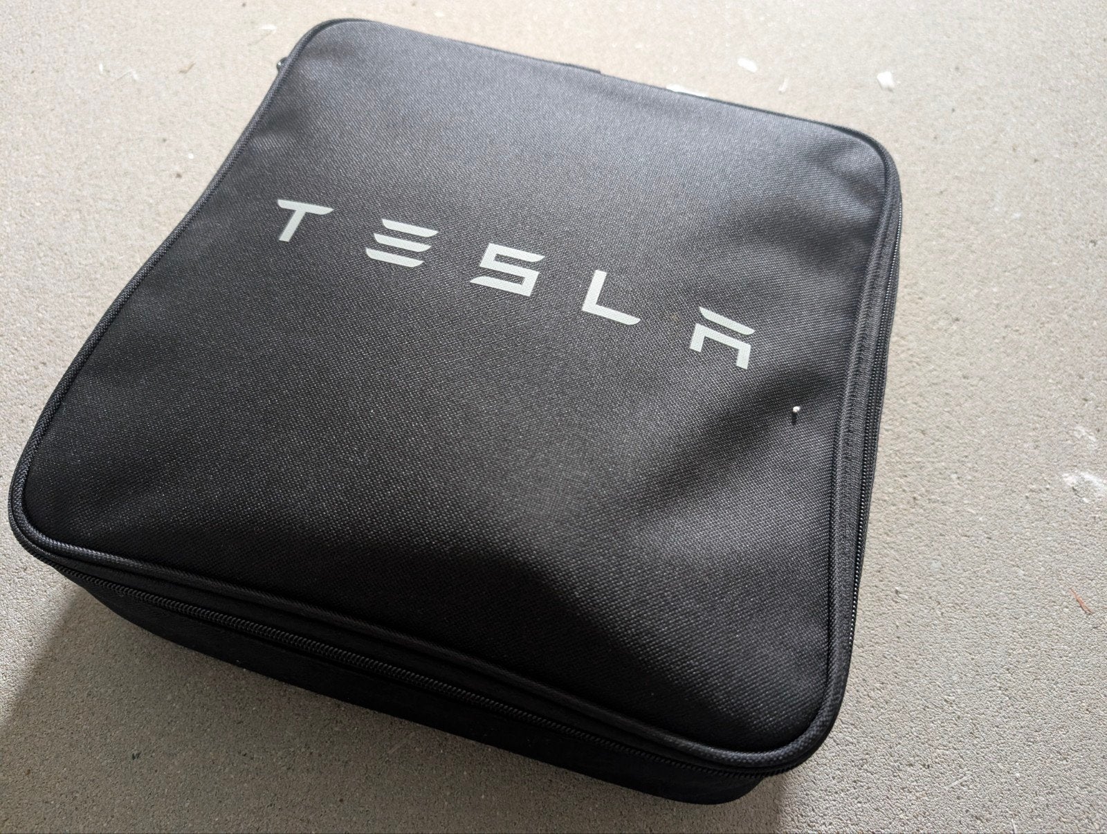 Tesla Mobiele Connector Gen 2 (UMC) met tas Nieuw ongebruikt, Auto diversen, Auto-accessoires, Zo goed als nieuw, Ophalen of Verzenden