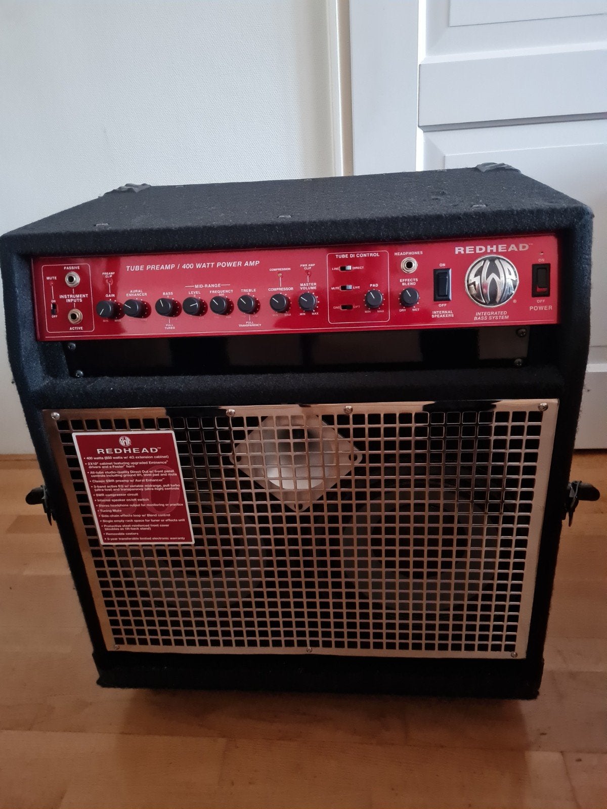 SWR -REDHEAD  basversterker., Muziek en Instrumenten, Versterkers | Bas en Gitaar, Ophalen, Zo goed als nieuw, Basgitaar, 100 watt of meer