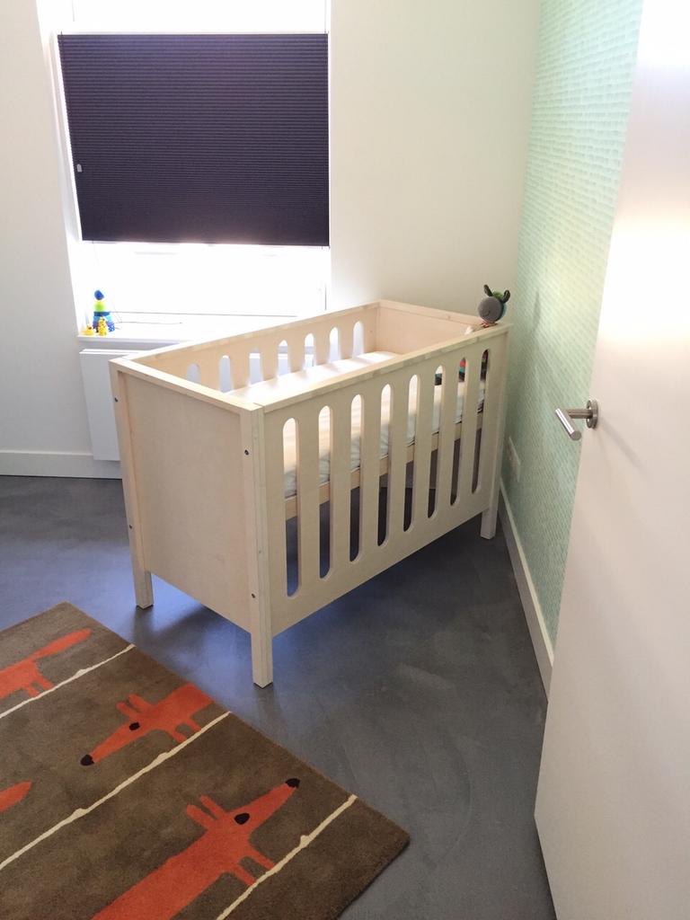 Houten Ledikantje voor Baby/Peuter, Ophalen, Zo goed als nieuw, Ledikant