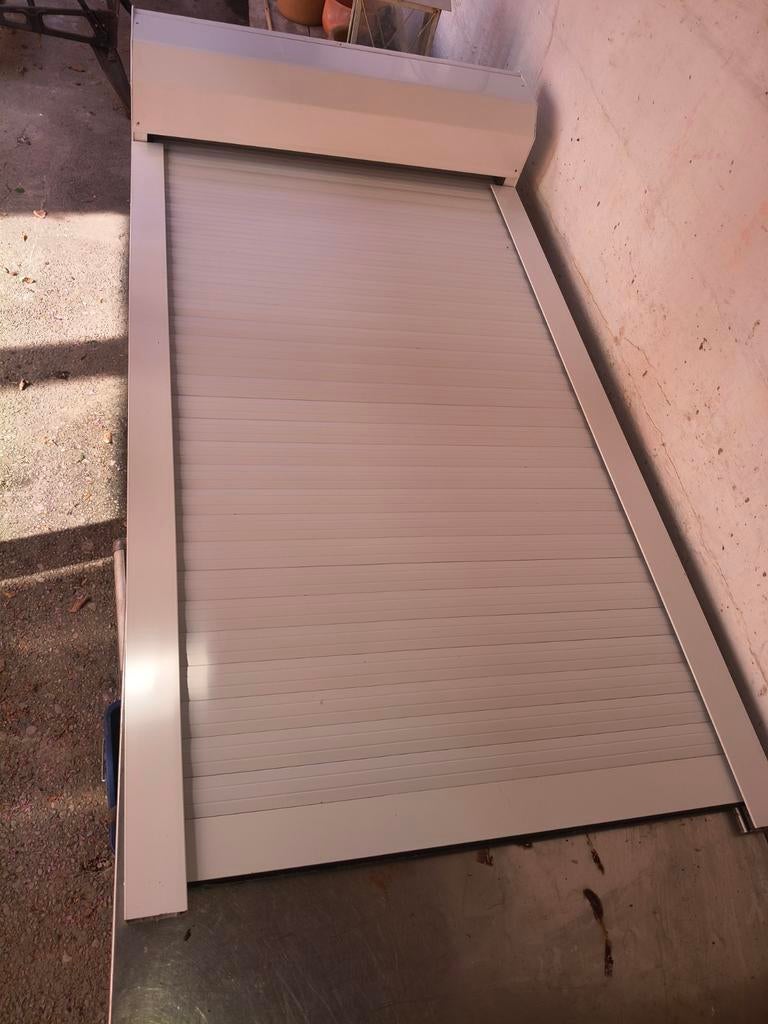 Elektronische rolluik met motor (Becker R15-17-M04), Gebruikt, 100 tot 150 cm, Ophalen of Verzenden, Elektrische bediening